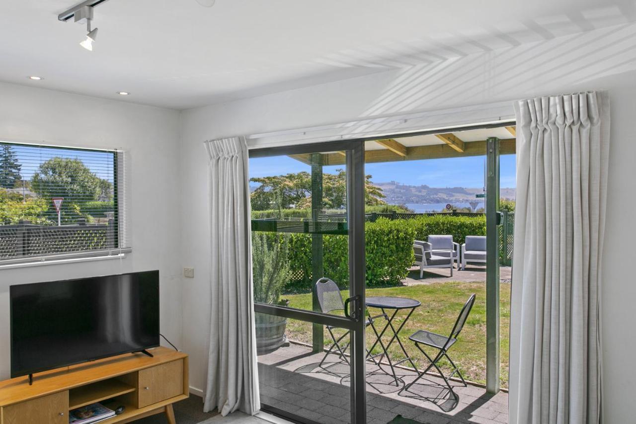 You Little Beauty - Wharewaka Beach Magic Taupomeer Buitenkant foto